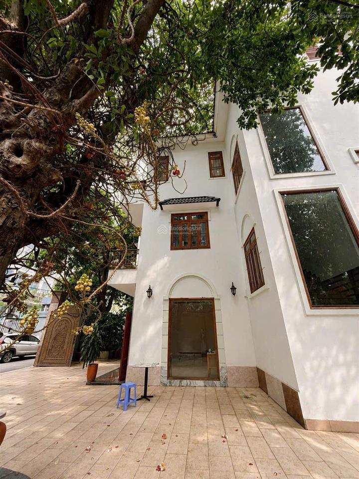 Bán biệt thự khi sân bay, 3 lầu, 348m2 đường sông nhuệ, tân bình có 7pn chỉ 64 tỷ