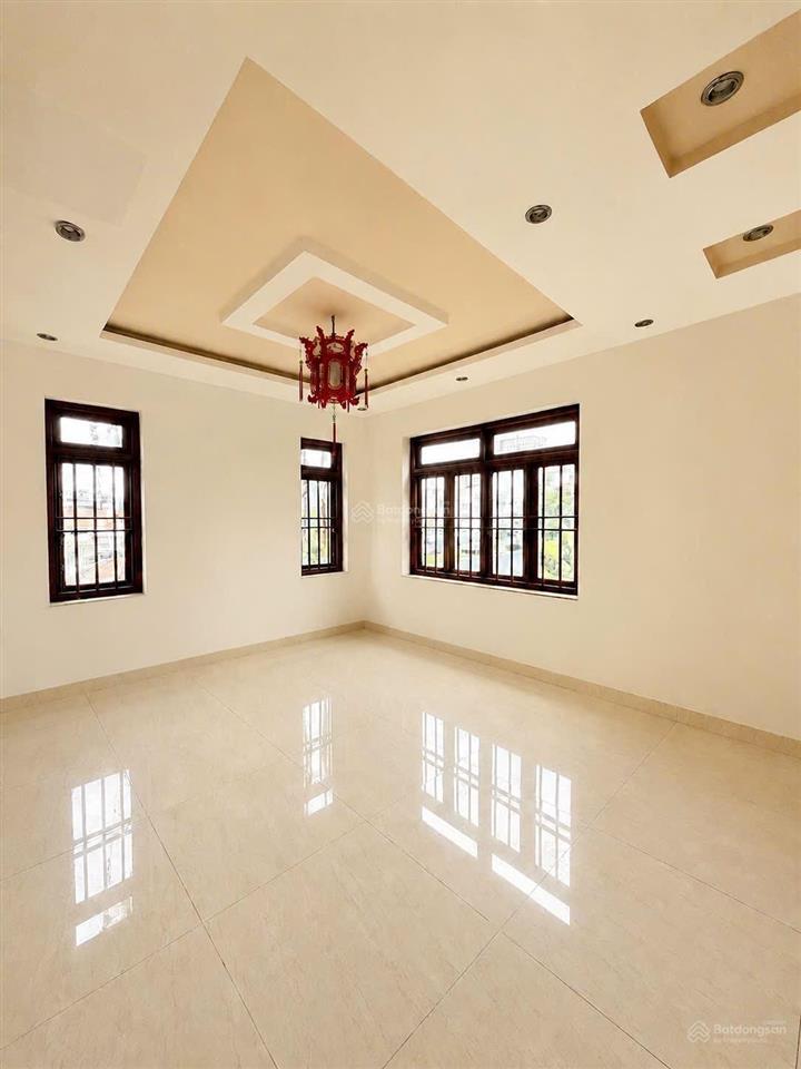 Bán biệt thự khi sân bay, 3 lầu, 348m2 đường sông nhuệ, tân bình có 7pn chỉ 64 tỷ