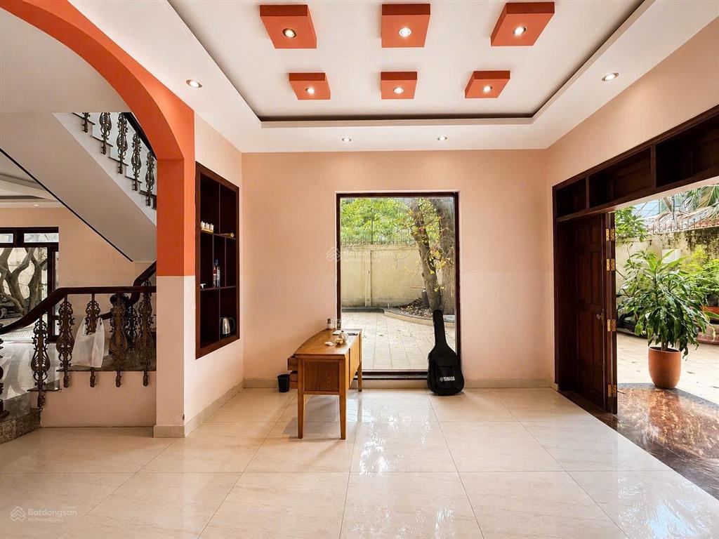 Bán biệt thự khi sân bay, 3 lầu, 348m2 đường sông nhuệ, tân bình có 7pn chỉ 64 tỷ