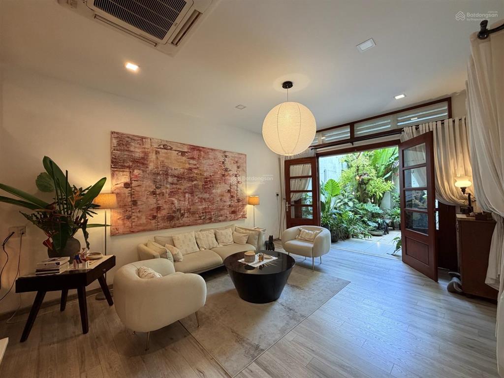 Bán biệt thự chữa lành cách mạng tháng tám, tân bình, 3 lầu, 5pn, 200m2 chỉ 37,5 tỷ