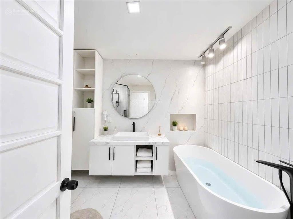 Bán biệt thự chữa lành cách mạng tháng tám, tân bình, 3 lầu, 5pn, 200m2 chỉ 37,5 tỷ