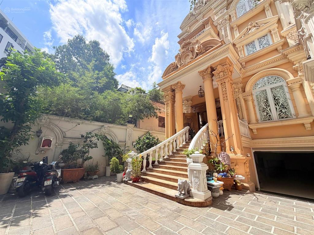 Bán biệt thự trung tâm tân bình, dành cho giới thượng lưu, 350m2, 5 lầu chỉ 65 tỷ