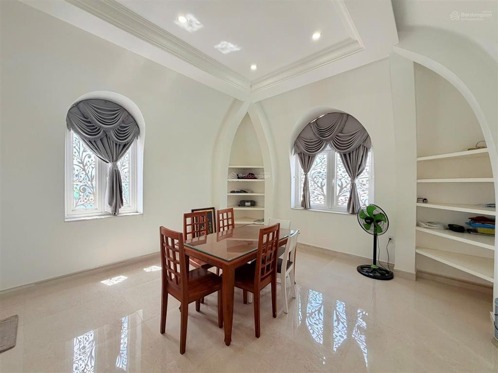 Bán biệt thự trung tâm tân bình, dành cho giới thượng lưu, 350m2, 5 lầu chỉ 65 tỷ