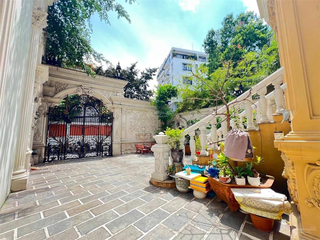 Bán biệt thự trung tâm tân bình, dành cho giới thượng lưu, 350m2, 5 lầu chỉ 65 tỷ