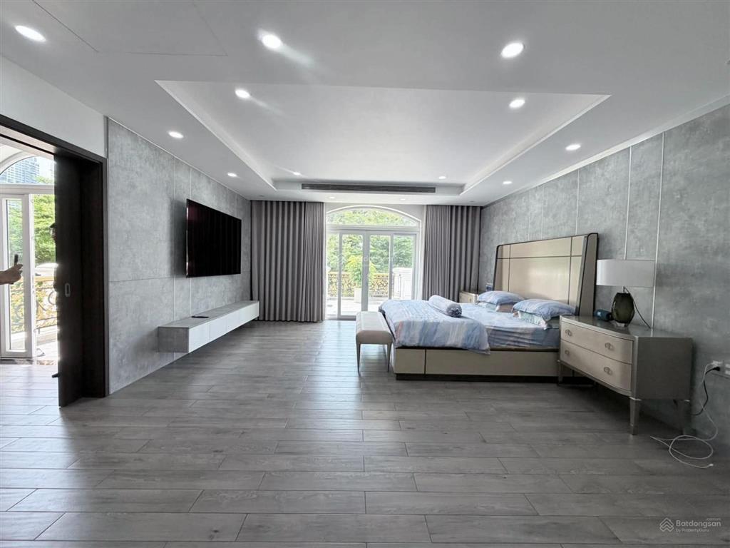 Bán biệt thự đơn lập cytylan nguyễn thị thập q7, hầm, 4 lầu, 370m2 chỉ 88 tỷ