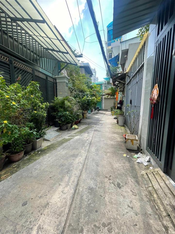 Bán nhà đường tám danh , phường 4 q8 , 3 lầu , 44m2 chĩ 5,5 tỷ