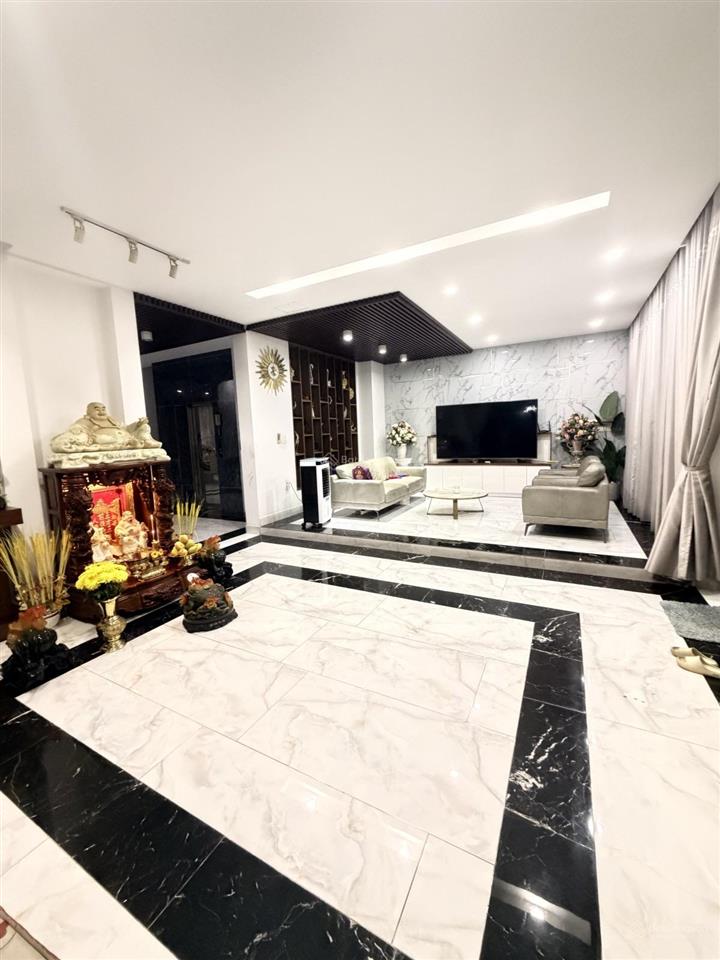 Bán biệt thự thạnh xuân quận 12, 484m2 ngang 24m, hầm, 4 lầu, 7pn chỉ 40 tỷ