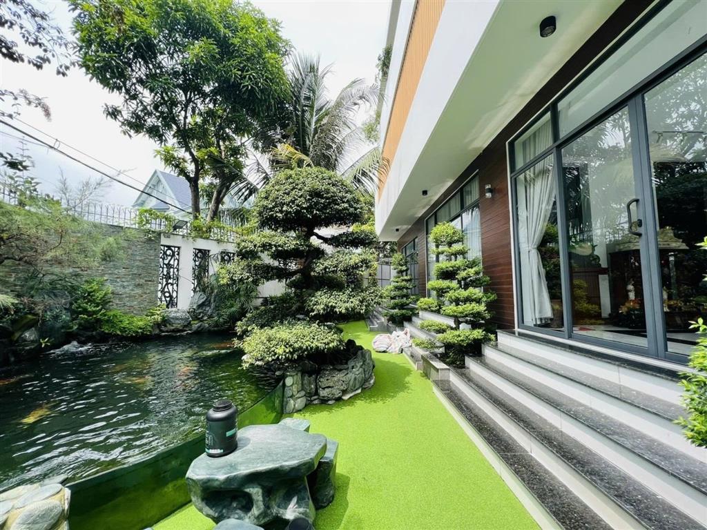 Bán biệt thự thạnh xuân quận 12, 484m2 ngang 24m, hầm, 4 lầu, 7pn chỉ 40 tỷ