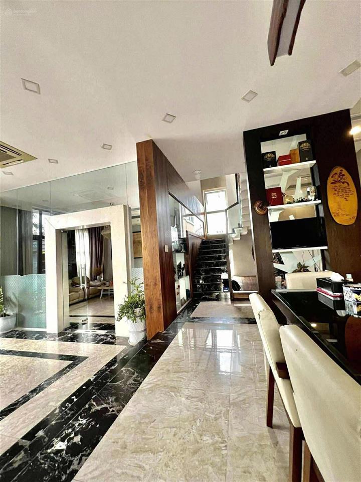 Bán biệt thự thạnh xuân, quận 12, 4 tầng, dt 600m2, ngang 25m chỉ 33,5 tỷ