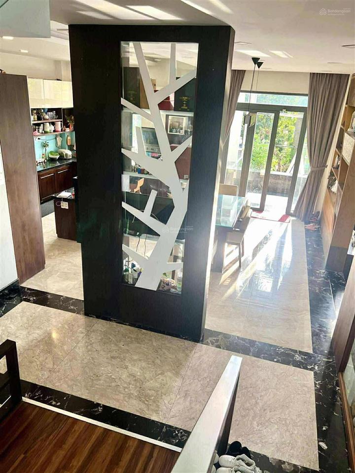 Bán biệt thự thạnh xuân, quận 12, 4 tầng, dt 600m2, ngang 25m chỉ 33,5 tỷ