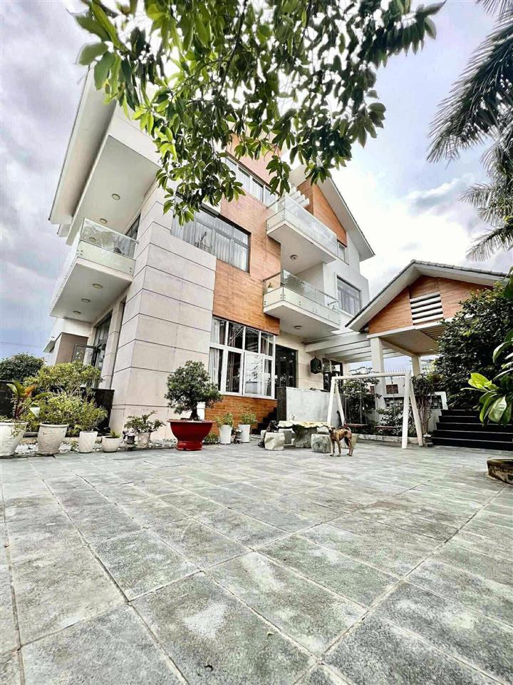 Bán biệt thự thạnh xuân, quận 12, 4 tầng, dt 600m2, ngang 25m chỉ 33,5 tỷ