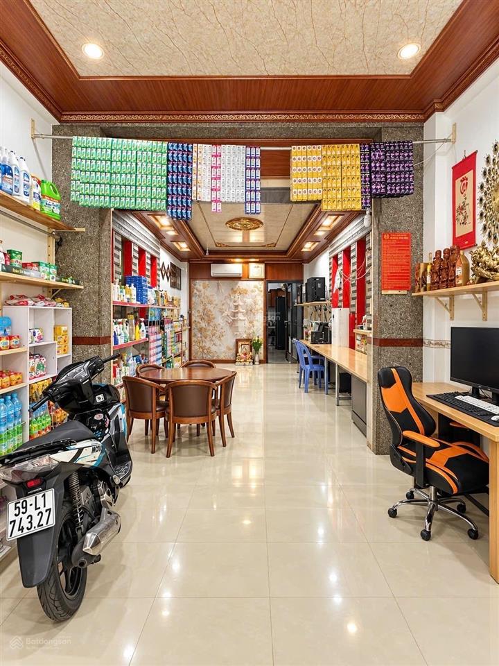 Bán nhà hxh lê thành phương, phường 15 quận 8 , 3 lầu, 73m2 chỉ 6,9 tỷ