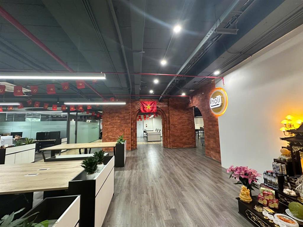 Cđt cho thuê mặt bằng kinh doanh tầng 1 từ 150354m2, mặt tiền 30m tại cầu giấy