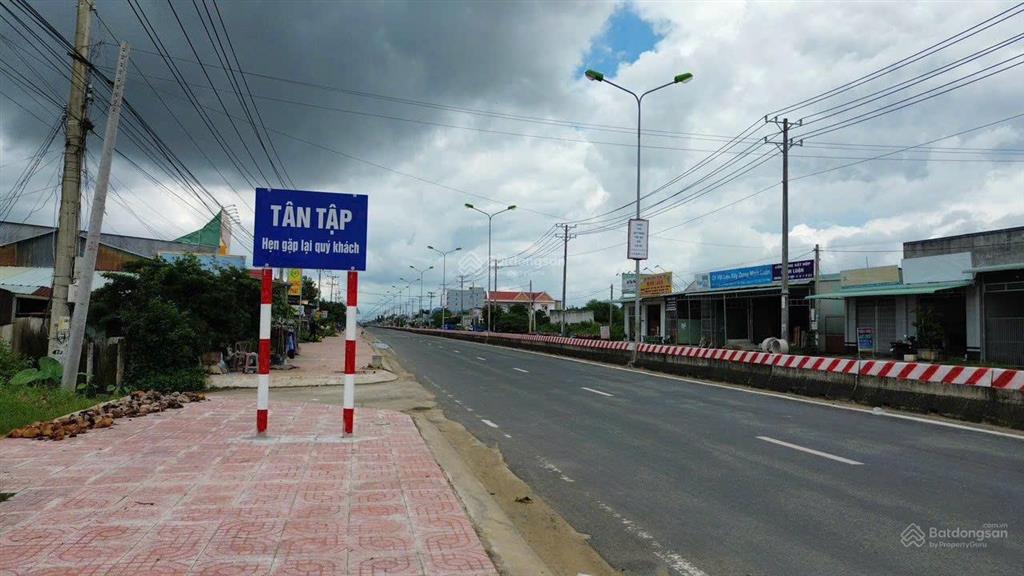 Bán đất 3200m2 mặt tiền dt830 full thổ cư cách cảng quốc tế long an chỉ 5km