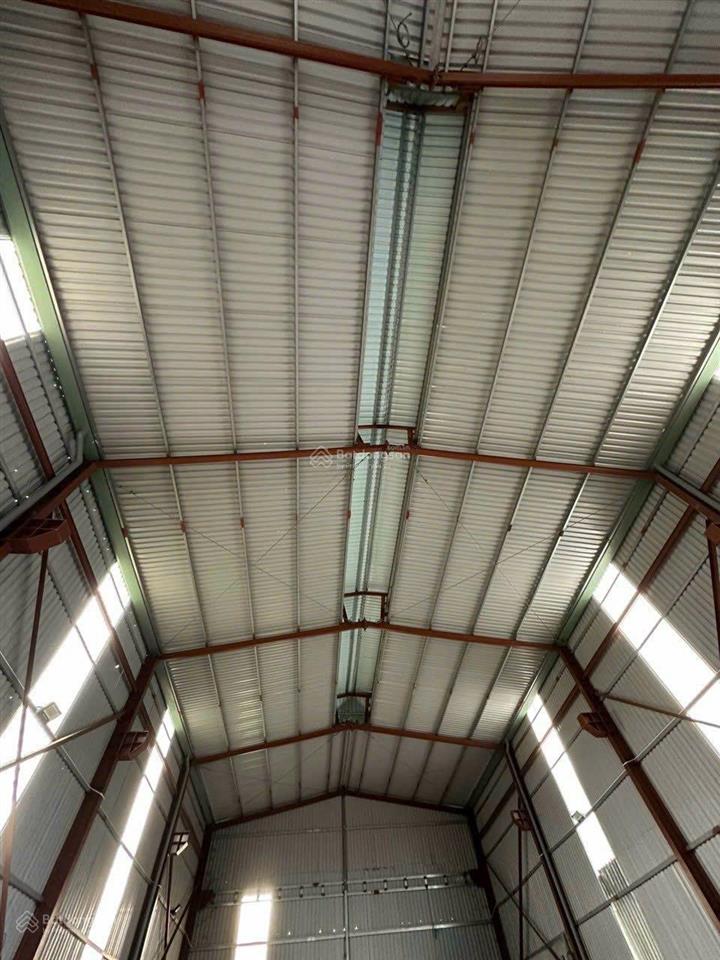 Bán nhà xưởng kcn long hậu diện tích 255m2 cao 9m đã có điện 3 pha, giảm giá 6,2 tỷ sổ hồng riêng