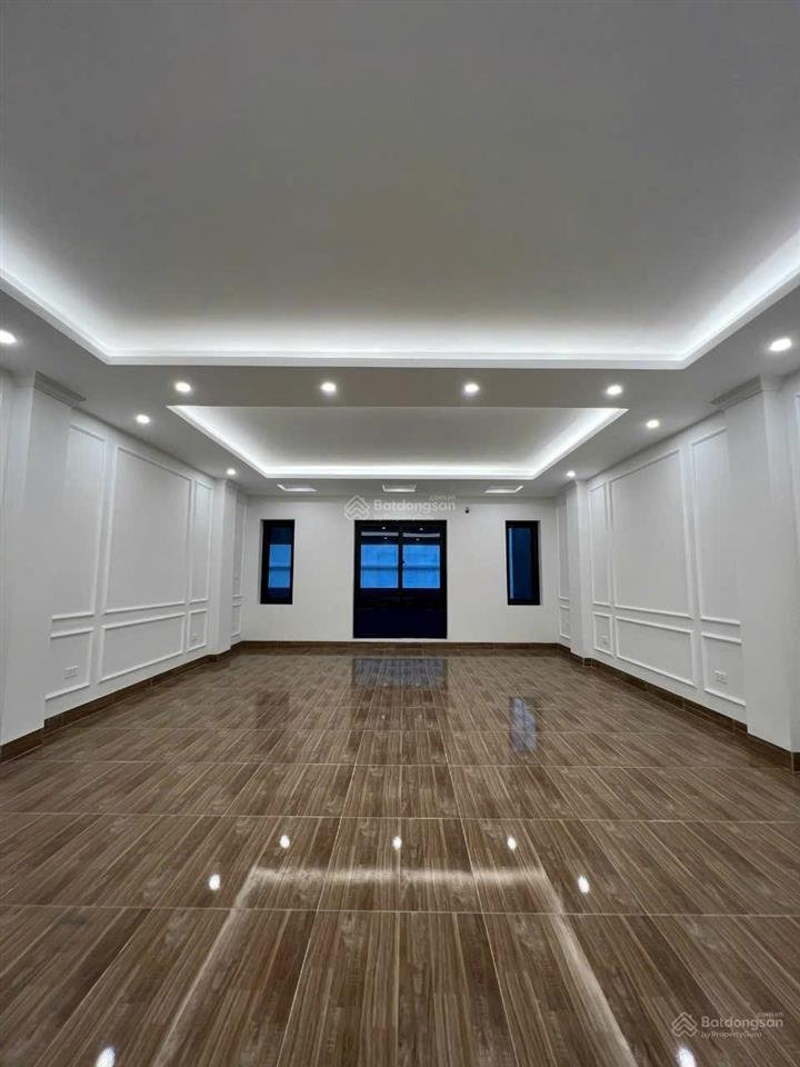 Cần cho thuê gấp nhà lô góc khu a10, nhà mới có thang máy. giá 50tr/tháng