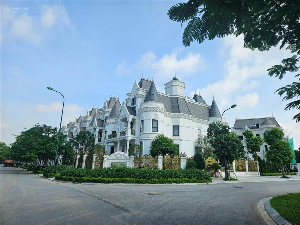 Cho thuê bt 5pn, 4wc, 210m2 tại trung yên 11, 80 triệu vnd