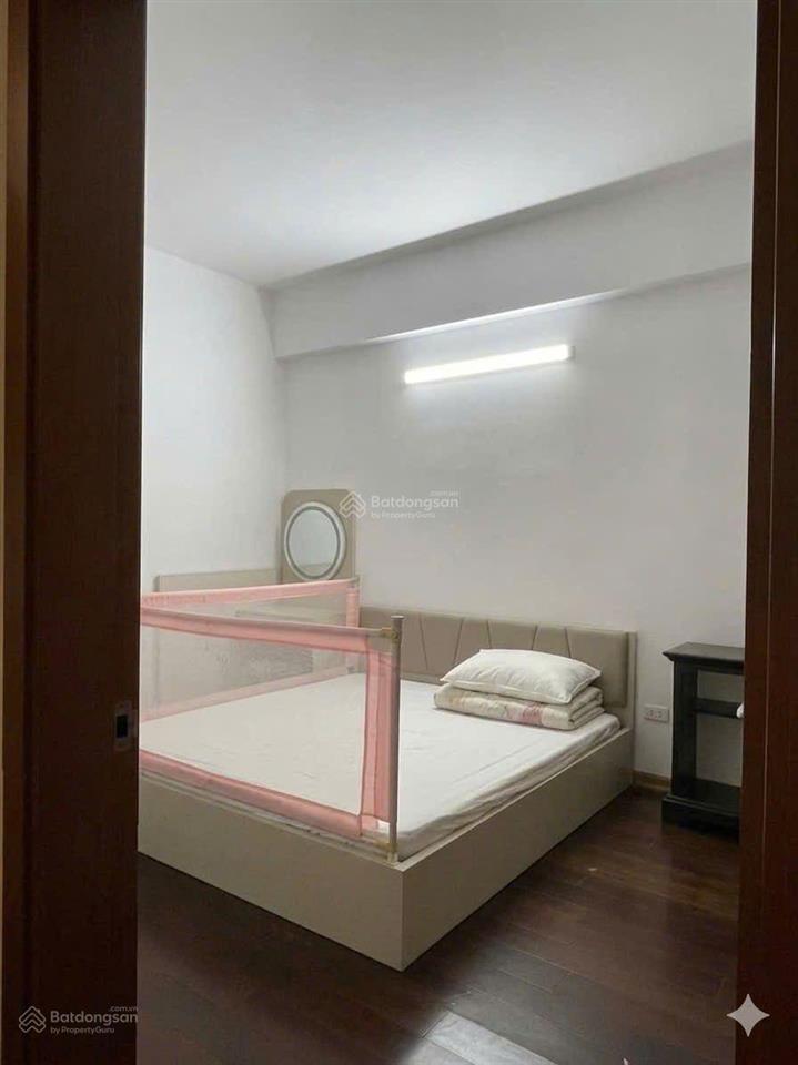 Cho thuê căn hộ 2 ngủ tầng 7 tòa gemek1  cổng chào nam an khánh