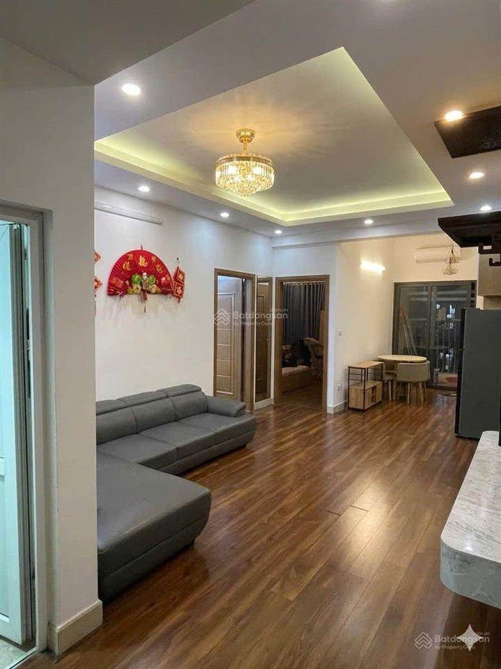 Cho thuê căn hộ 2 ngủ tầng 7 tòa gemek1  cổng chào nam an khánh