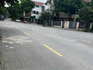 Biệt thự kdt văn phú 200m x 3 tầng  2 làn ô tô tránh, đỗ  đầy đủ nội thất