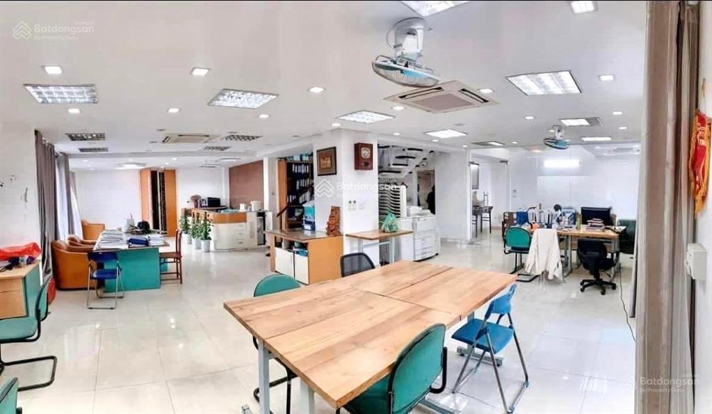 Căn hộ sàn văn phòng  penhouse chung cư xala  hầm để xe rộng rãi