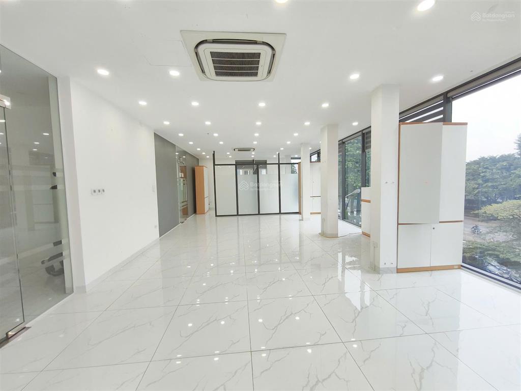 Cho thuê sàn văn phòng mặt phố lê trọng tấn, hà đông 135m  3 phòng  thang máy