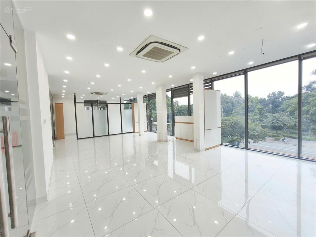 Cho thuê sàn văn phòng mặt phố lê trọng tấn, hà đông 135m  3 phòng  thang máy
