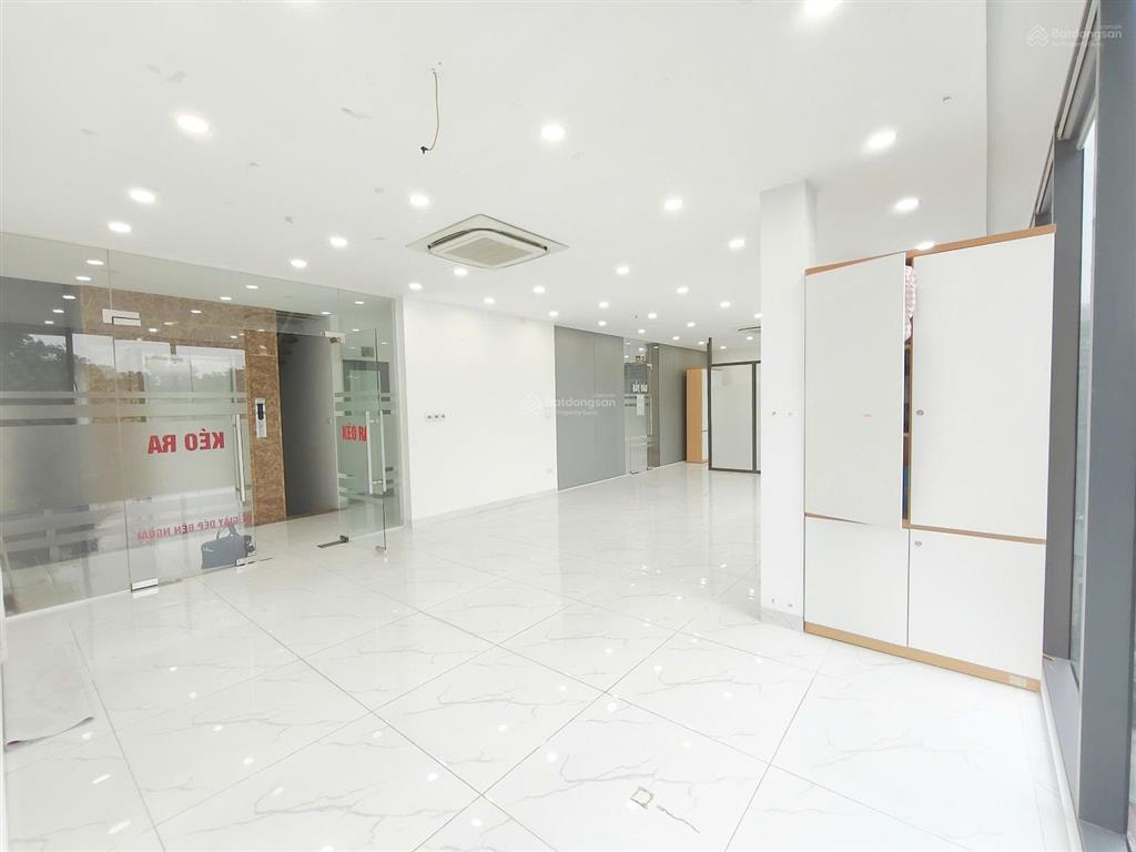Cho thuê sàn văn phòng mặt phố lê trọng tấn, hà đông 135m  3 phòng  thang máy