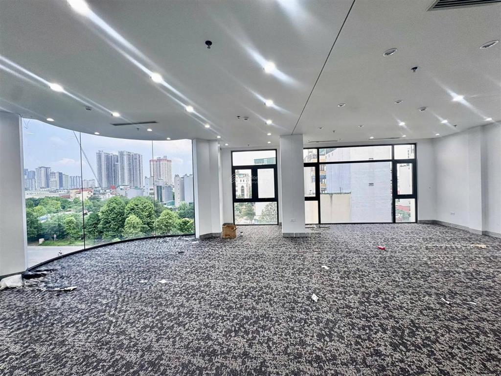 Sàn văn phòng 190m vạn phúc, hà đông  mặt tiền siêu rộng  thoáng  có hầm
