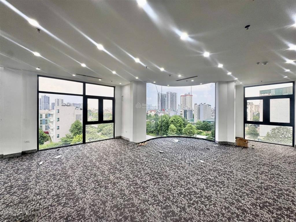 Sàn văn phòng 190m vạn phúc, hà đông  mặt tiền siêu rộng  thoáng  có hầm