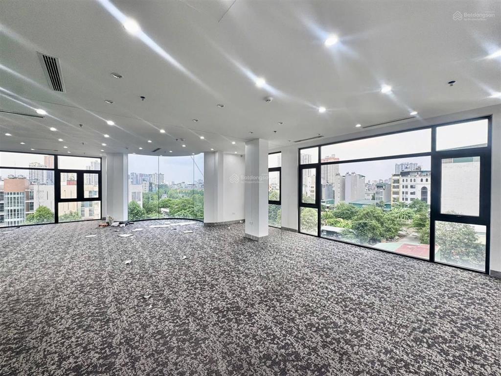 Sàn văn phòng 190m vạn phúc, hà đông  mặt tiền siêu rộng  thoáng  có hầm