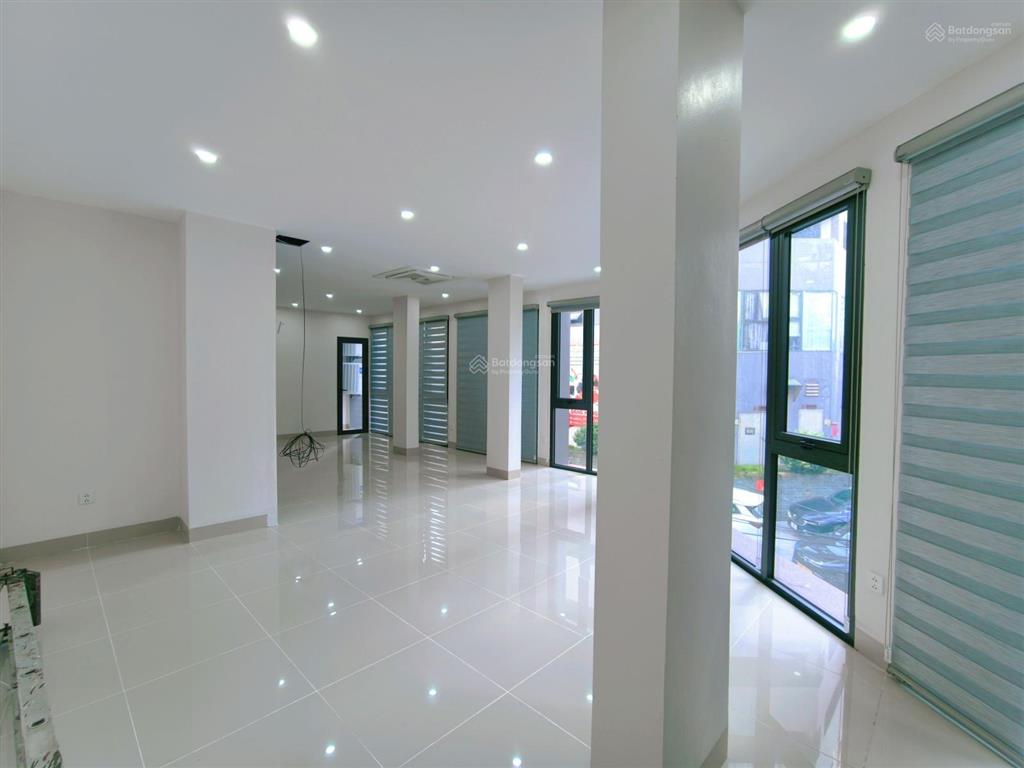 Sàn văn phòng mỗ lao  trung tâm hà đông  đường 11m  lô góc  60m