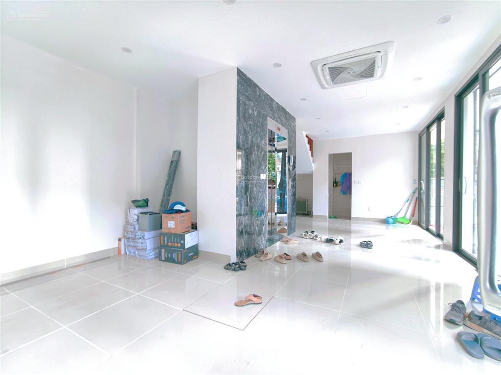 Sàn văn phòng mỗ lao  trung tâm hà đông  đường 11m  lô góc  60m