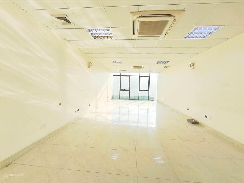 Sàn văn phòng mặt phố vạn phúc  tòa nhà chuyên văn phòng  thang máy  có hầm để xe
