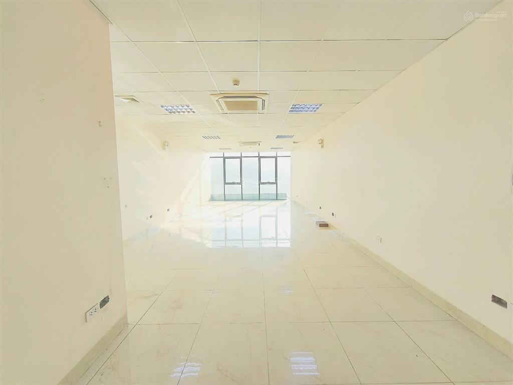 Sàn văn phòng mặt phố vạn phúc  tòa nhà chuyên văn phòng  thang máy  có hầm để xe