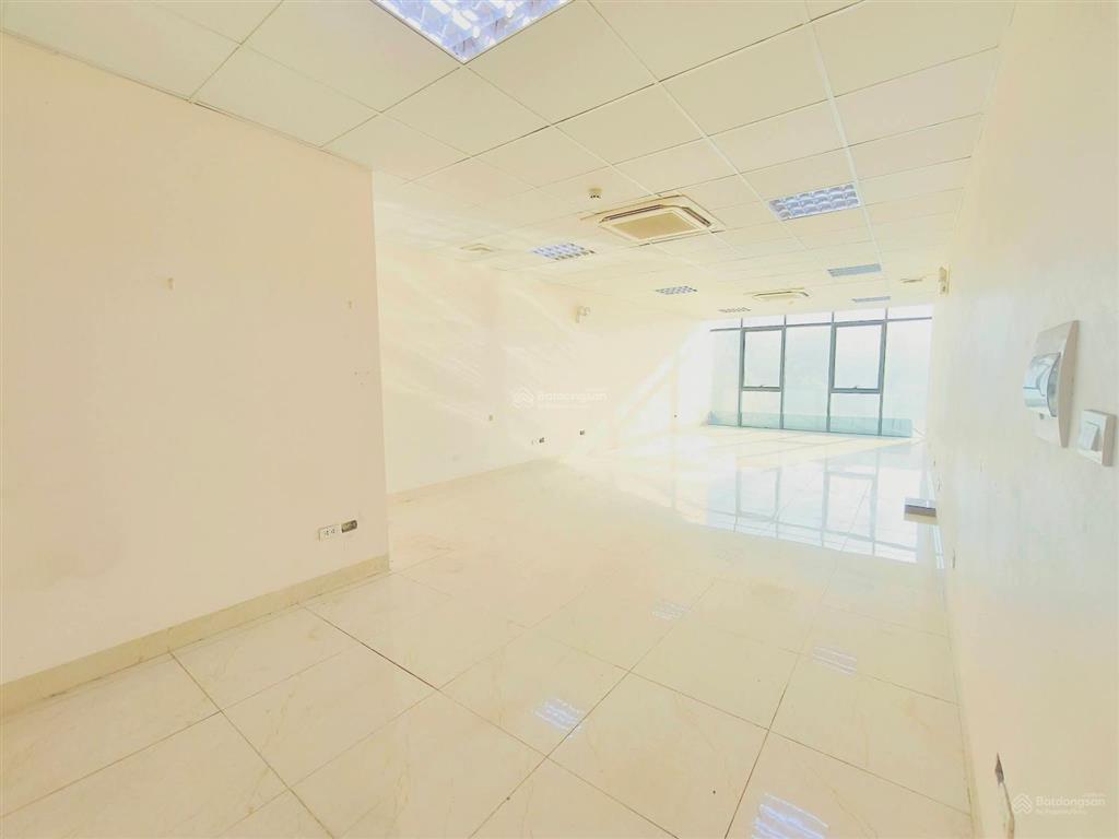 Sàn văn phòng mặt phố vạn phúc  tòa nhà chuyên văn phòng  thang máy  có hầm để xe