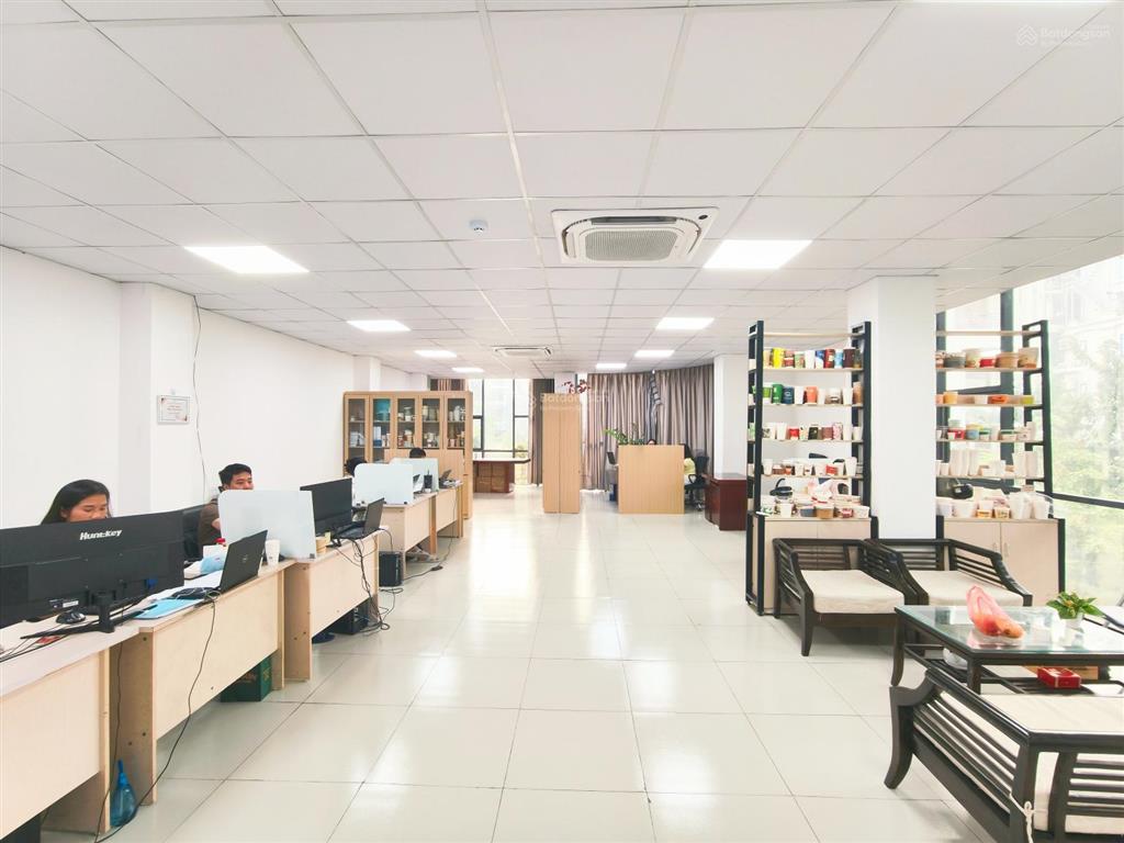 Sàn văn phòng chợ cây vạn phúc, hà đông 120m  có hầm đỗ xe  bảo vệ 24/7  thang máy
