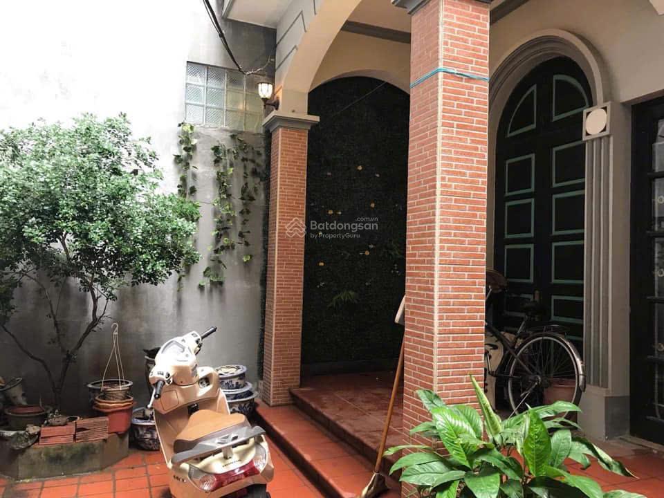 Cho thuê cả nhà  siêu đẹp  gần hồ tây  sân rộng thoáng