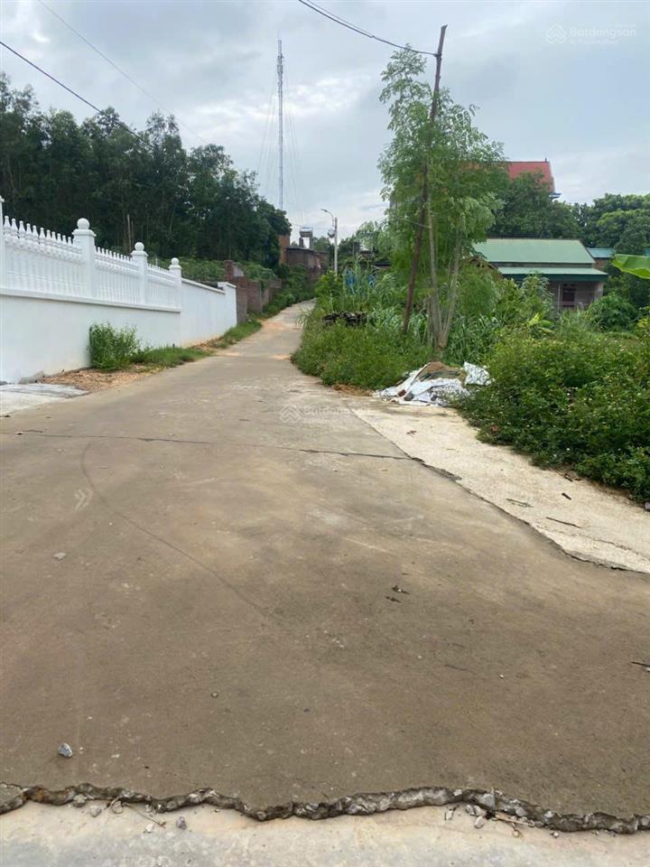 Chính chủ bán gấp 1 lô đất sđcc 250m2, 2 mặt tiền 10m. oto đỗ cửa. giá thanh lý. tách được 2 lô