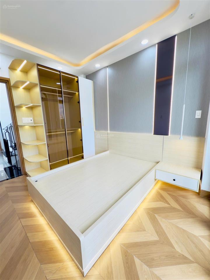 Chính chủ cho thuê nhà mới dọn vào ở liền mặt tiền lò gốm