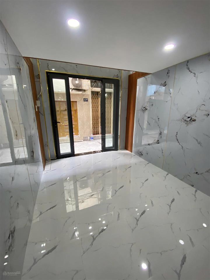Gửi hh môi giới 2% bán nhà chính chủ trung tâm q11 4pn hẻm thông sát mặt tiền