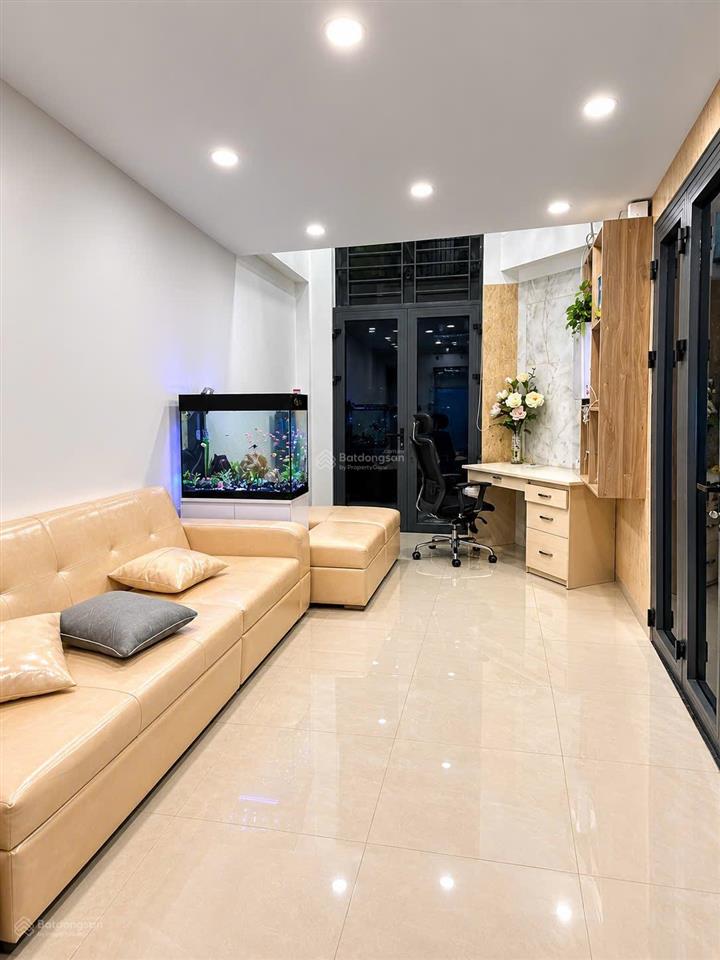 Bán nhà chính chủ chưa qua đầu tư trung tâm q5