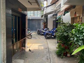 Bán nhà chính chủ nhà rẻ khu vực đường 702 hồng bàng, thông phú thọ, sát mặt tiền p1, q11