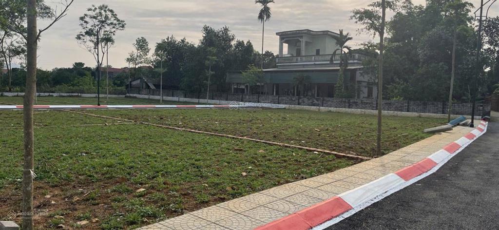 Mình cần bán lô đất gần ngay ql21 do cần tiền