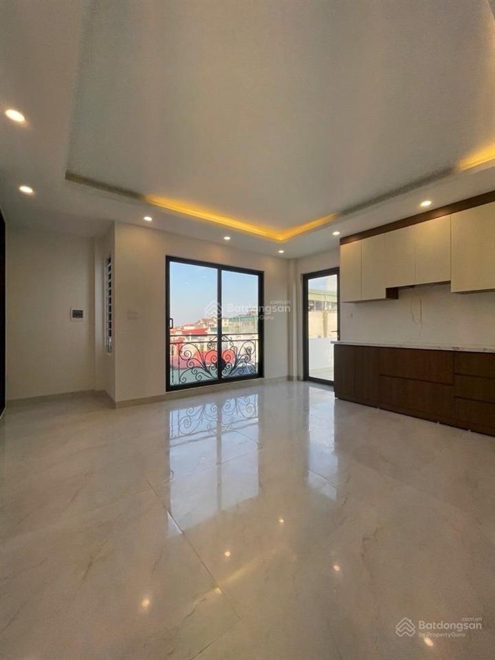 Bán nhà vũ xuân thiều, long biên  68.6m2, 5 tầng thang máy, full nội thất, cạnh aeon mall