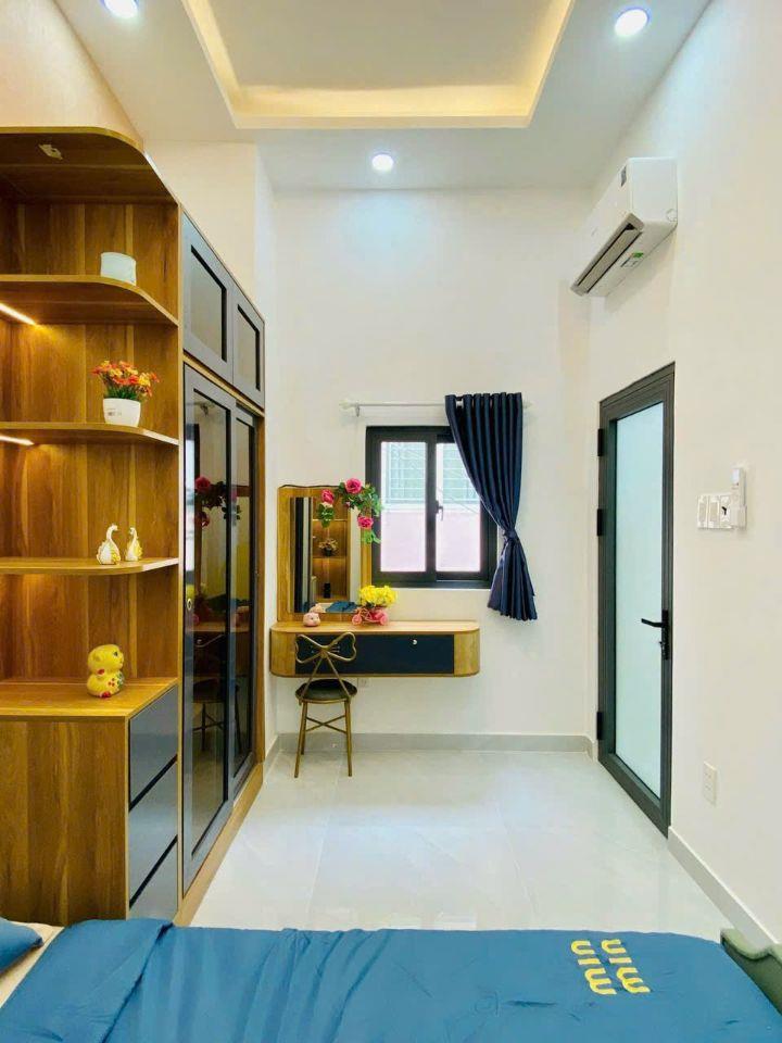 Mặt tiền kinh doanh Trưng Nữ Vương sát chợ Hóc Môn 7*15 trệt 3 lầu 8 phòng cho thuê