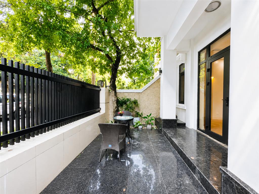Biệt thự 180m2 ciputra giá tốt chỉ 69 tỷ full nội thất