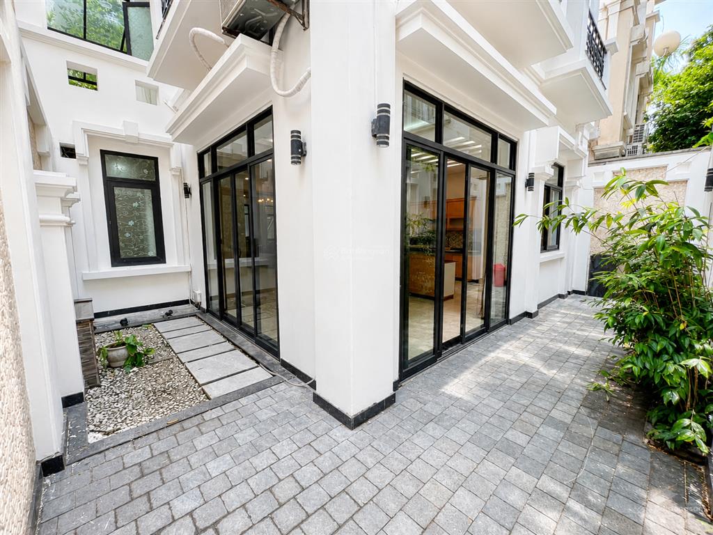 Biệt thự 180m2 ciputra giá tốt chỉ 69 tỷ full nội thất