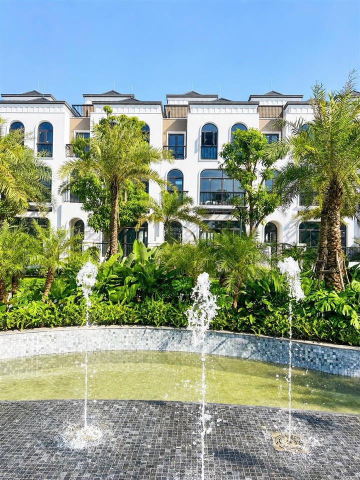 Một trong số ít biệt thự ciputra 140m2 mặt công viên & đài phun nước thoáng 2 mặt trước sau