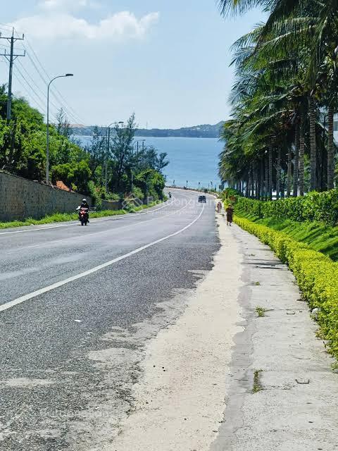 Đất ngộp mặt tiền nguyễn hữu thọ  mũi né  chỉ một lô hiếm có.